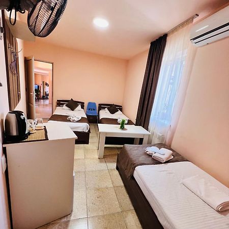 Marnar Hotel Erywań Zewnętrze zdjęcie