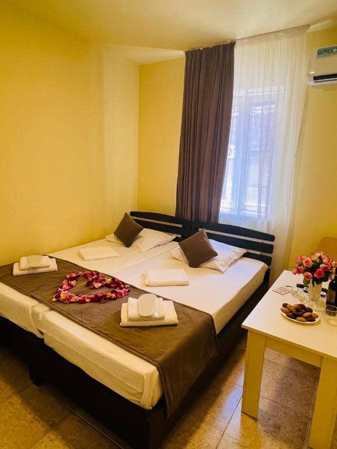 Marnar Hotel Erywań Zewnętrze zdjęcie