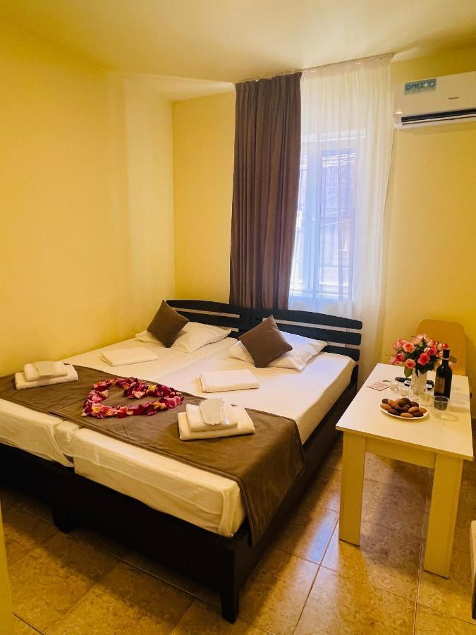 Marnar Hotel Erywań Zewnętrze zdjęcie