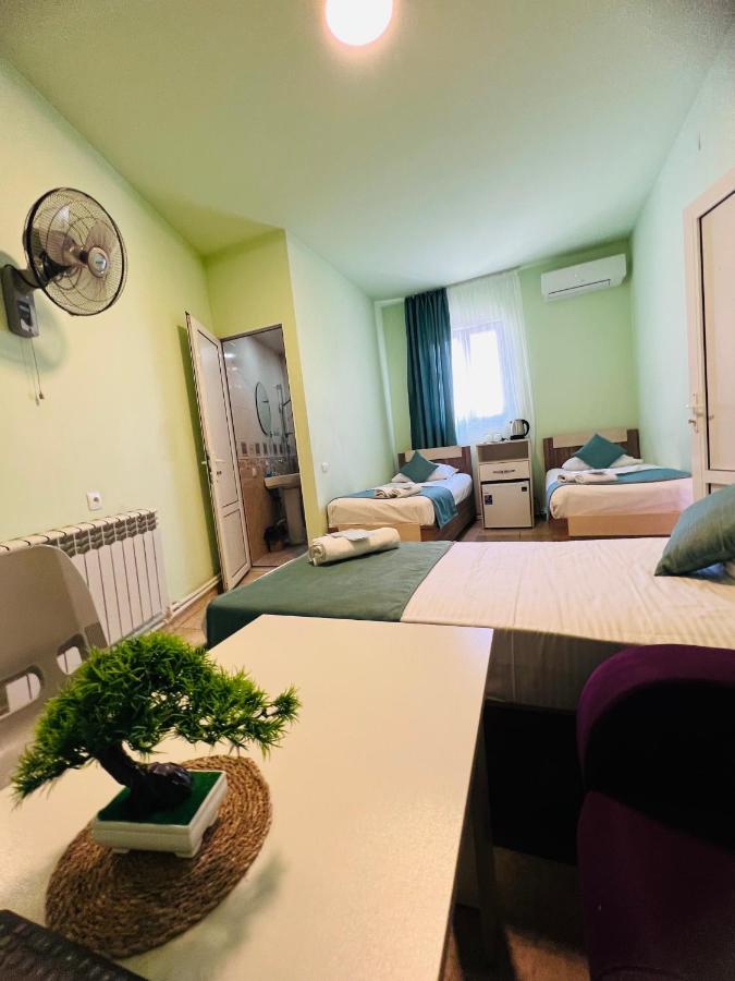 Marnar Hotel Erywań Zewnętrze zdjęcie