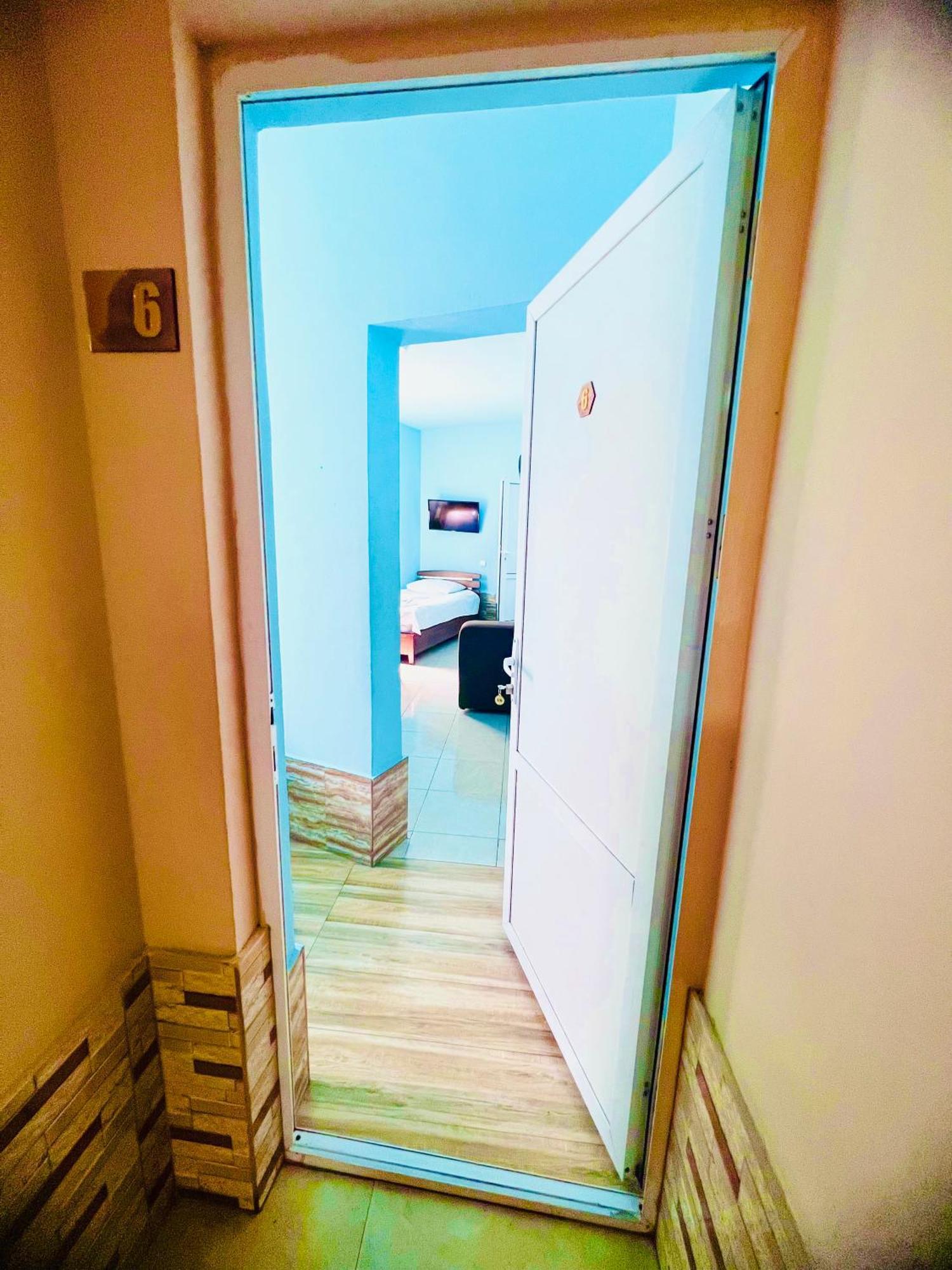 Marnar Hotel Erywań Zewnętrze zdjęcie