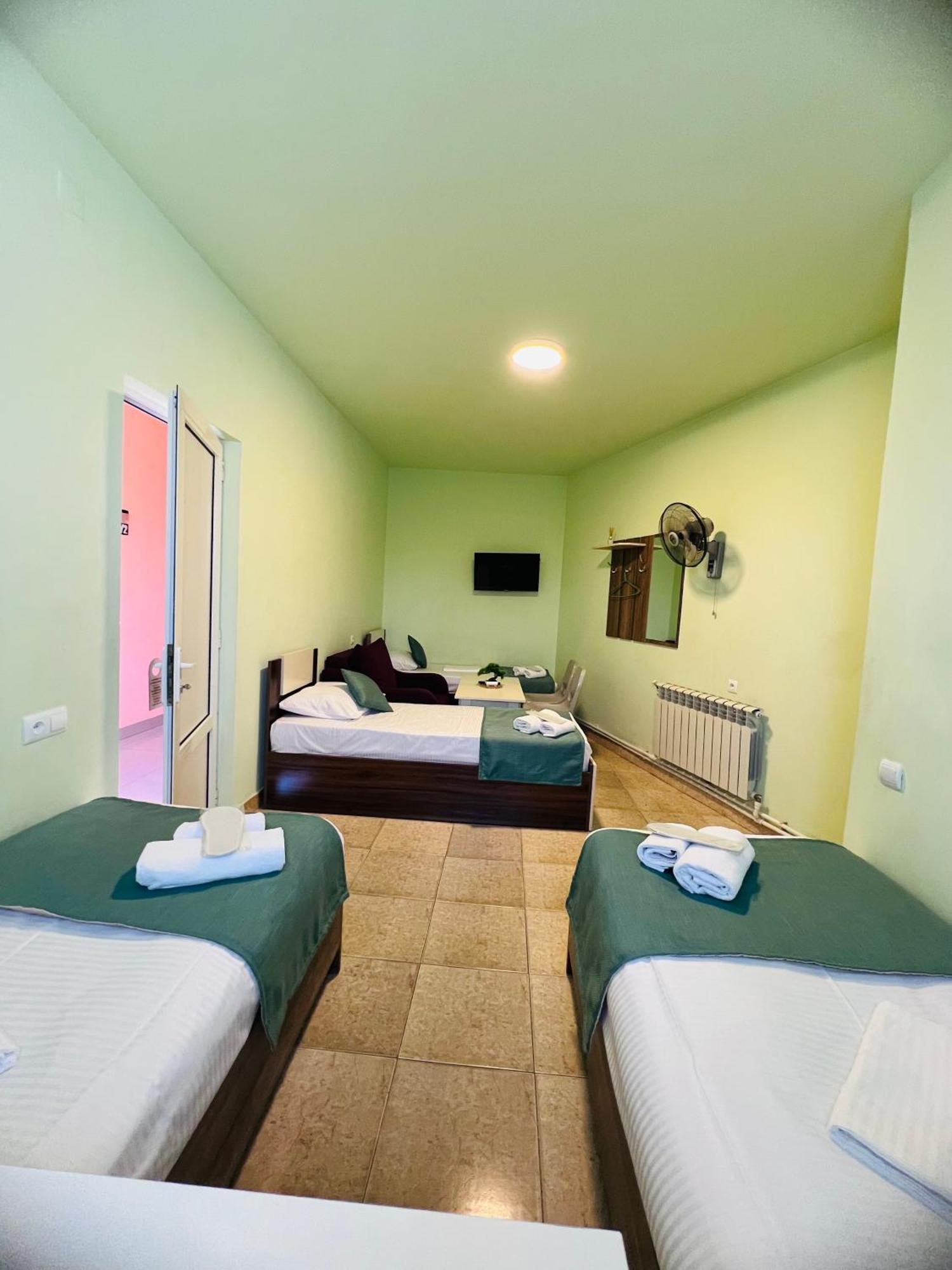 Marnar Hotel Erywań Zewnętrze zdjęcie