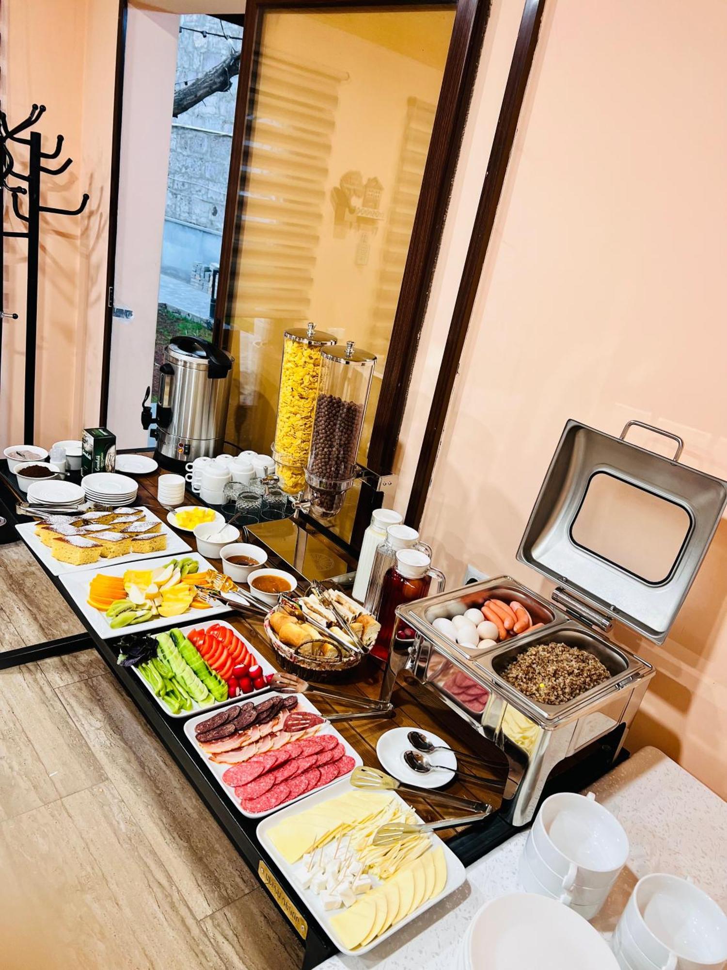 Marnar Hotel Erywań Zewnętrze zdjęcie