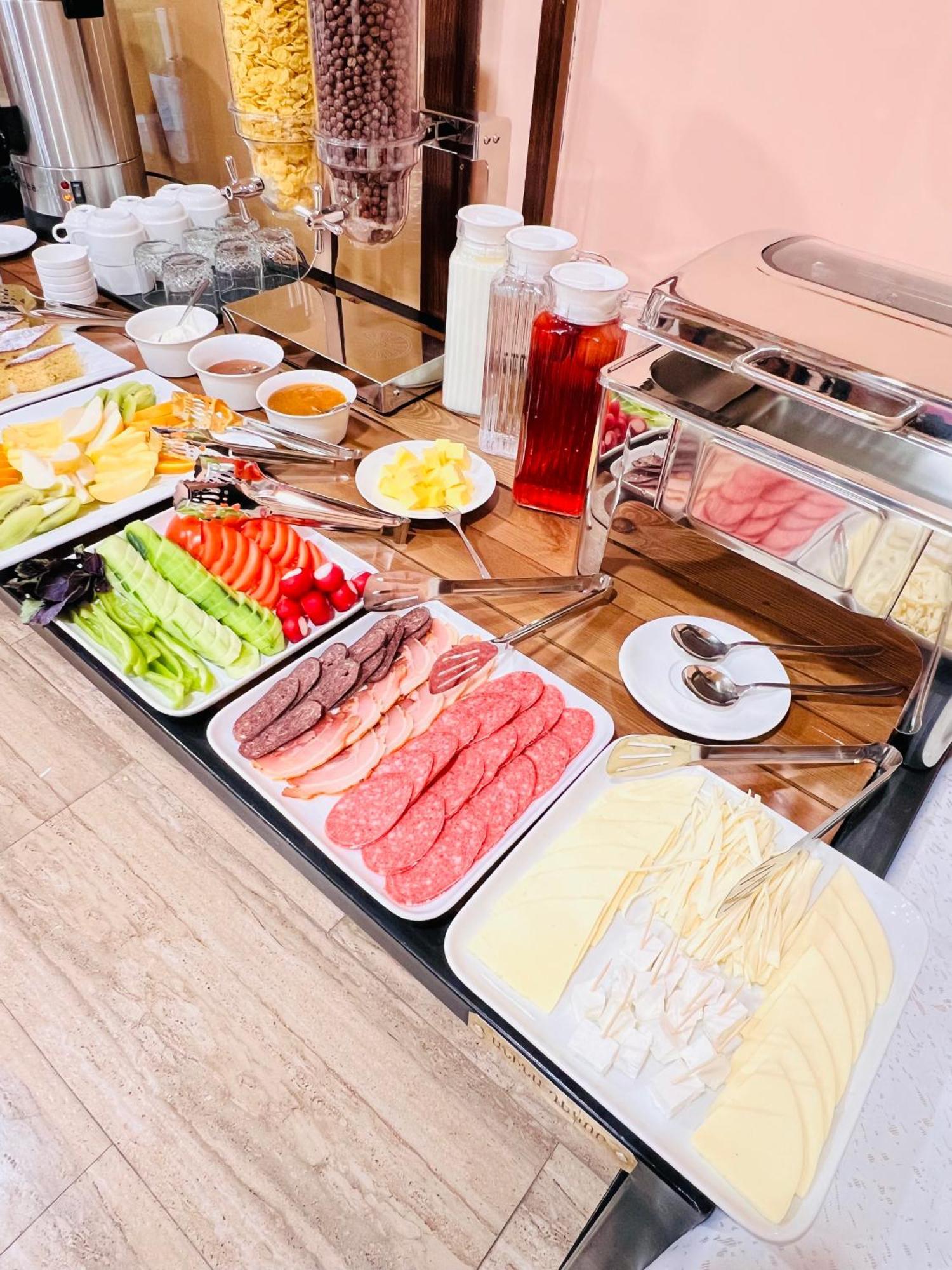 Marnar Hotel Erywań Zewnętrze zdjęcie