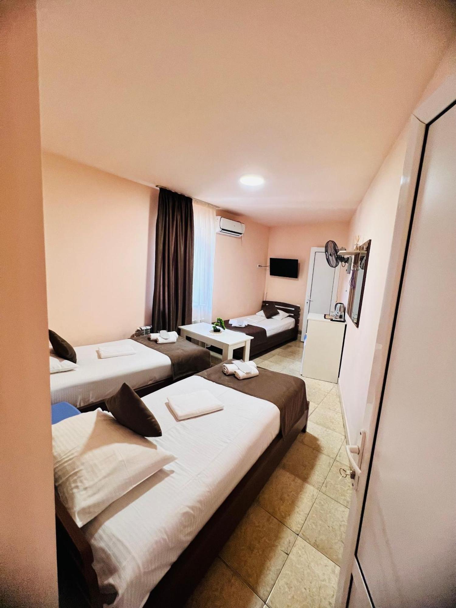 Marnar Hotel Erywań Zewnętrze zdjęcie