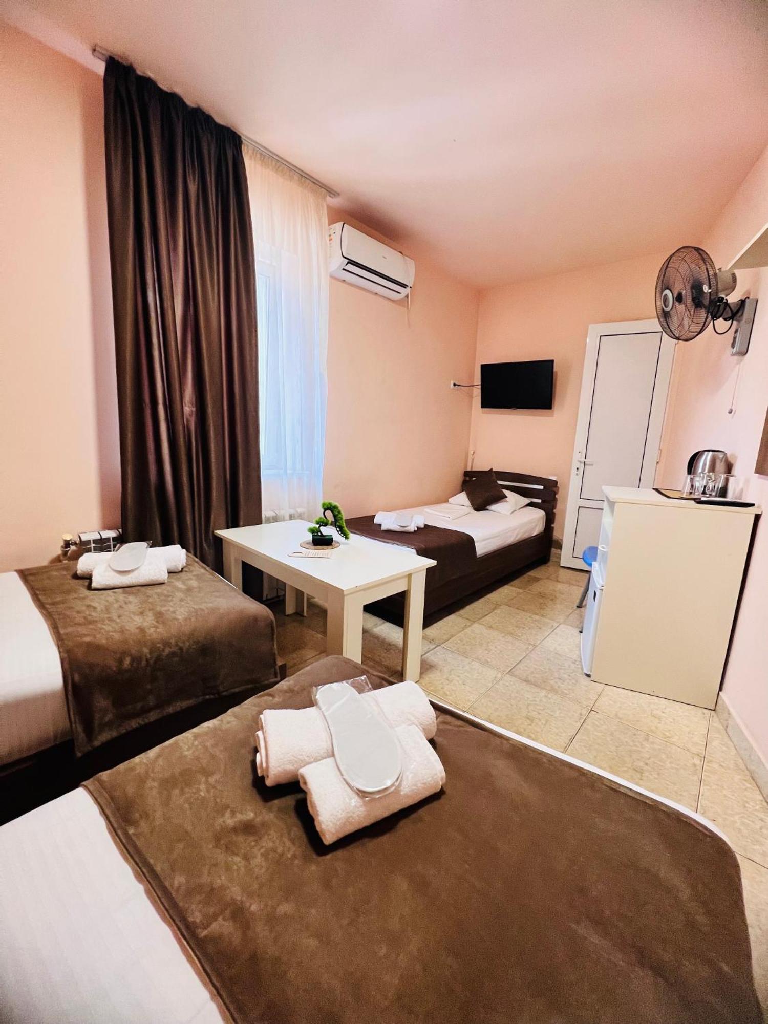 Marnar Hotel Erywań Zewnętrze zdjęcie