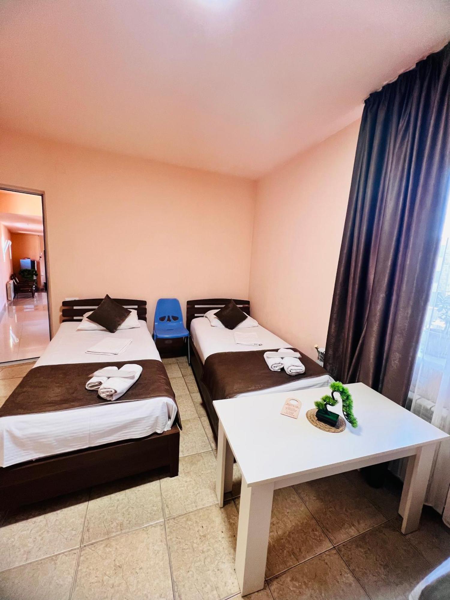 Marnar Hotel Erywań Zewnętrze zdjęcie